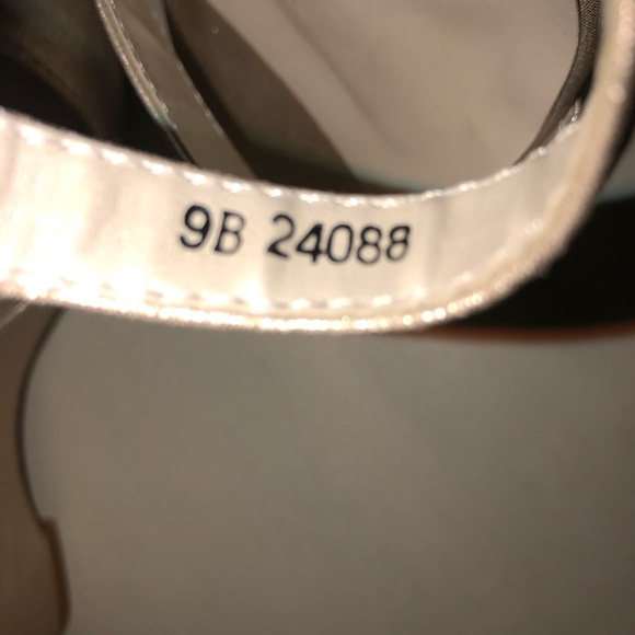 Gold dyeable heels - Picture 3 of 6